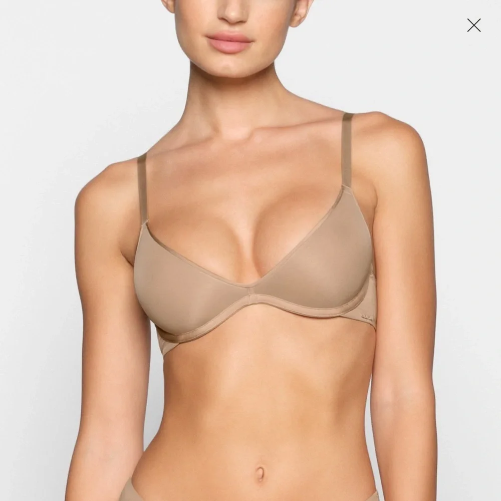 SKIMS Nude Full-Coverage Bra - Picture 10 of 12